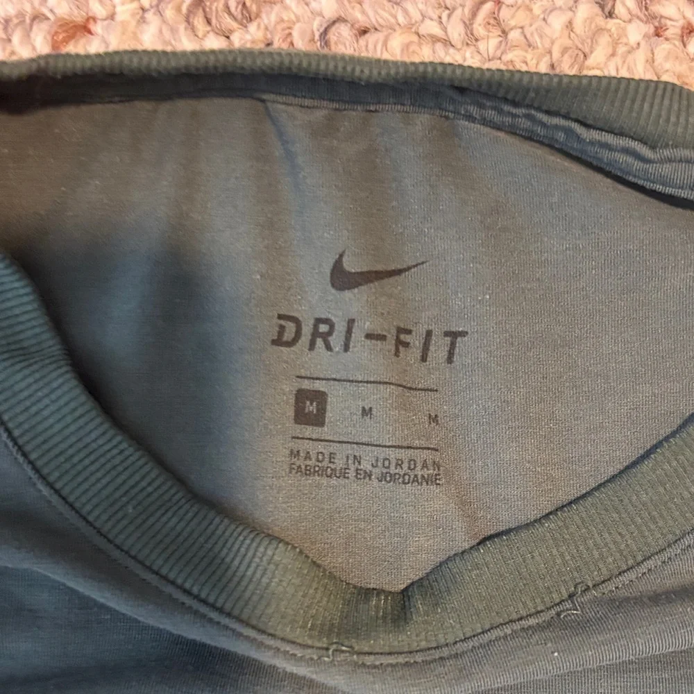 Nike Green Short Sleeve Tee Athletic Fit